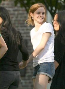 emma-watson-brown-freshman-orientatio-06.jpg