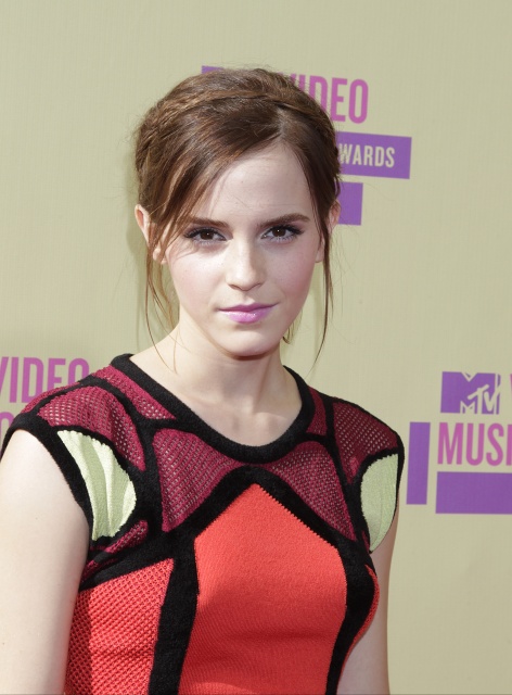 emma_watson_2012_mtv_video_music_awards_arrivals_sept_6__kxih7px.jpg