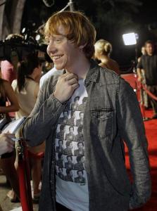wizarding-world-of-harry-potter-red-carpet-premiere-harry-potter-13068761-455-610_2.jpg