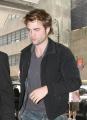 Kliknij, aby zobaczyć robert-pattinson-mtv-movie-awards-2009-01_t1.jpg