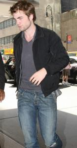 robert-pattinson-mtv-movie-awards-2009-09.jpg