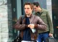 Kliknij, aby zobaczyć robert-pattinson-vancouver-walk_t1.jpg
