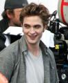 Kliknij, aby zobaczyć robert_pattinson_new_moon_t1.jpg