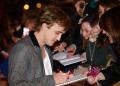 Kliknij, aby zobaczyć 2010-remember-me-uk-premiere-harry-potter-10946652-594-427_t1.jpg