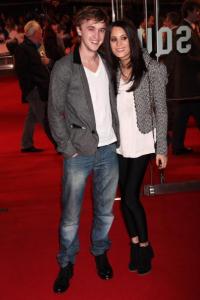 2010-remember-me-uk-premiere-harry-potter-10946661-396-594.jpg
