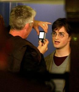 harry-potter-and-the-deathly-hallows-on-set-filming-harry-potter-6888754-342-400.jpg